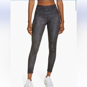 NWT Zella Studio Lite Print High Waist 7/8 Leggings, Women’s XS, Camo
